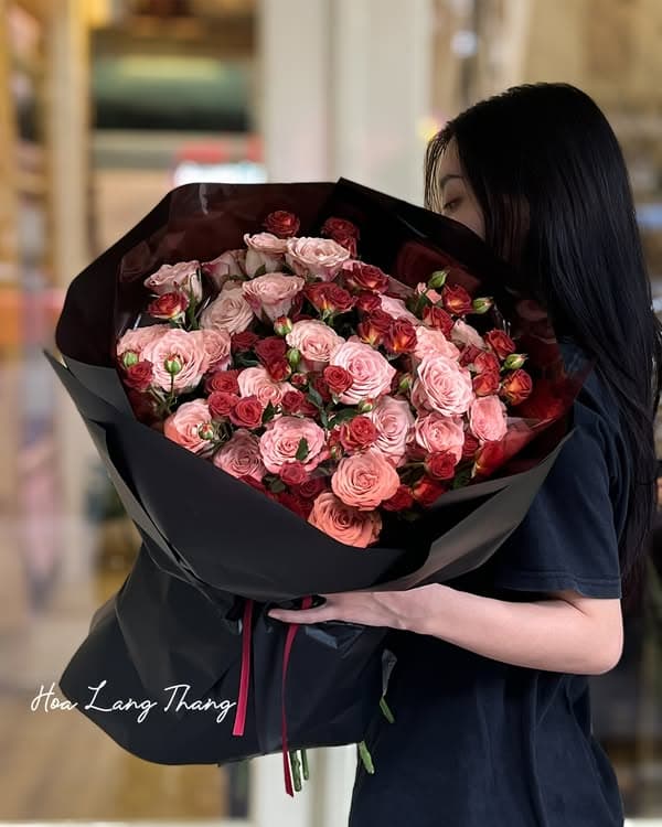 Velvet Rose - Thumbnail 3