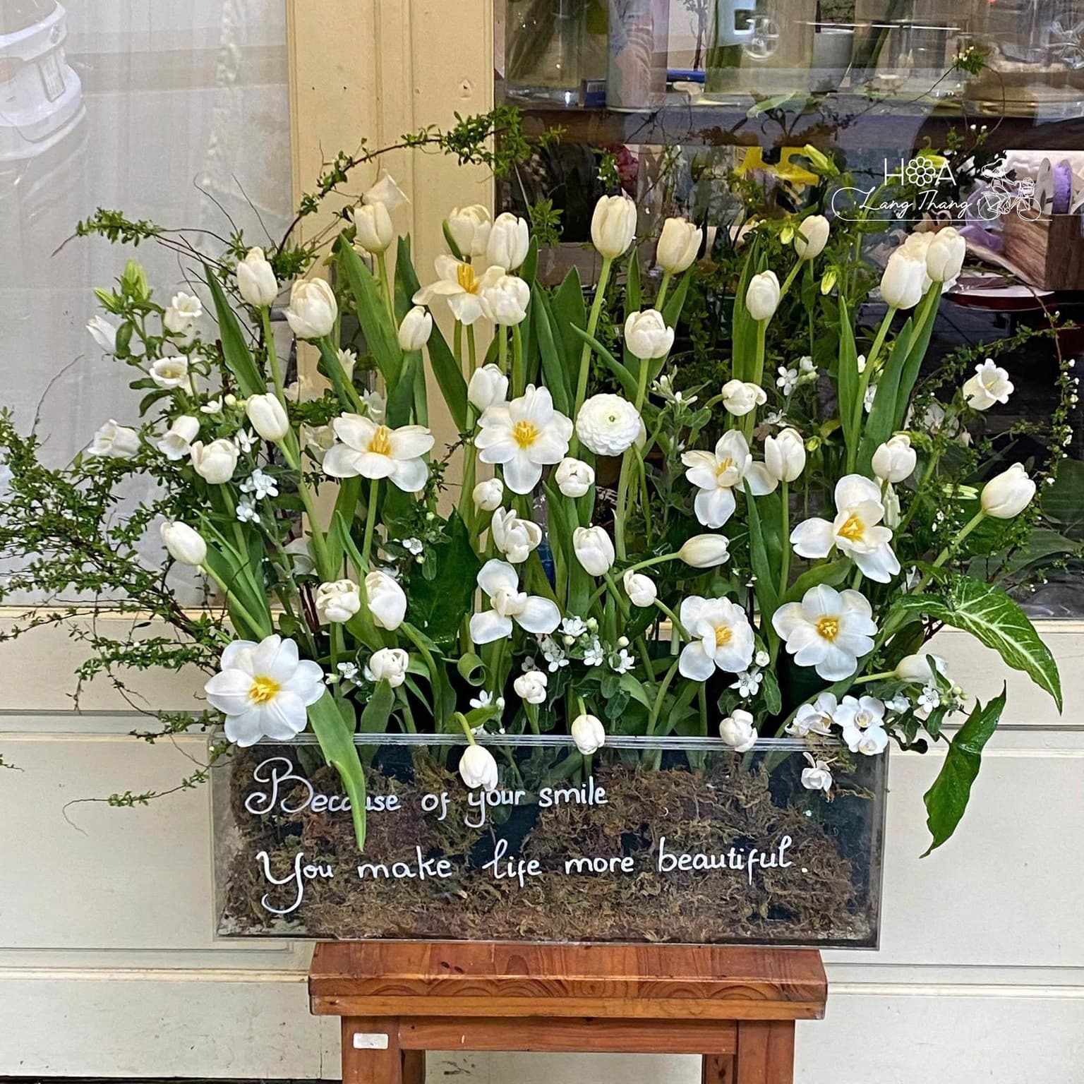 Hoa Tulip Hộp Tròn Luxury Hà Nội — Nghệ Thuật Tặng Hoa Không Cần Lời Giải Thích