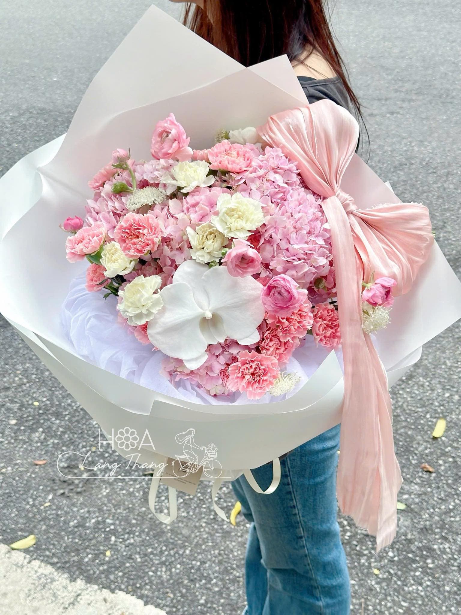 Celeste Bouquet - Ảnh 1