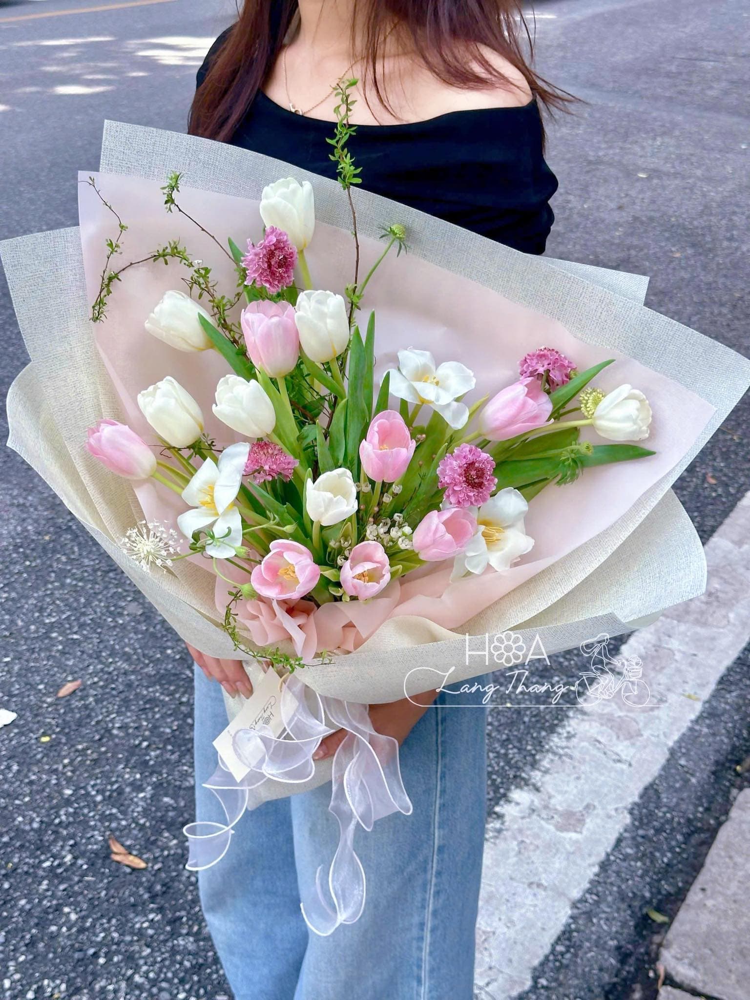 Hoa Hồng Ecuador 100 Bông Bó Khổng Lồ Đẹp – Tác Phẩm Hoa Cao Cấp Tại Hoa Lang Thang