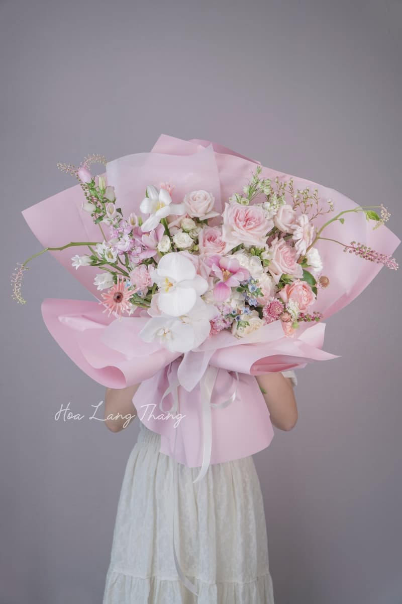 Hoa Tặng Valentine Đẹp Nhất 2026 — Gợi Ý Từ Showroom Hoa Cao Cấp Tại Hà Nội