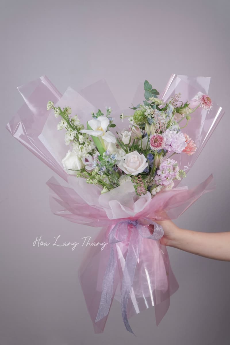 Ý Nghĩa Tặng Hoa Valentine 14/2 — Ngôn Ngữ Tình Yêu Giữa Lòng Hà Nội